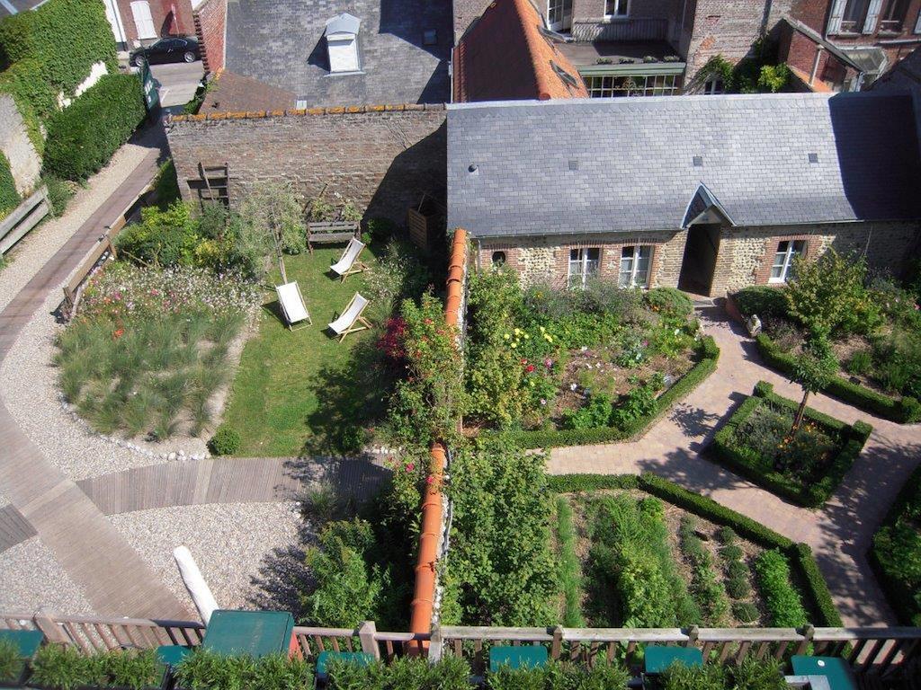 Hotel Restaurant Les Tourelles Le Crotoy Exterior foto